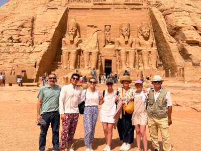 abu simbel con clientes