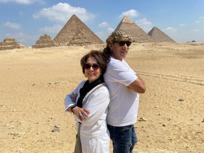 piramides de egipto en pareja