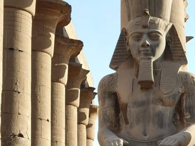 Estatua de Ramsés II